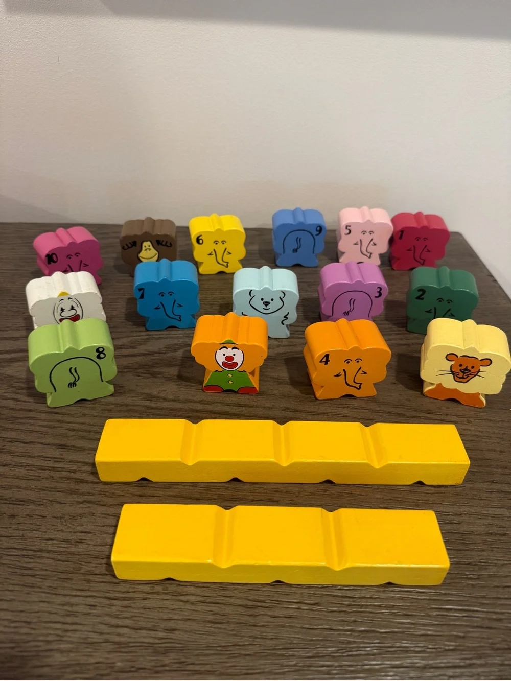 2004 ZIMBOS ! Elephantastic Pyramids Wooden Stacking Game